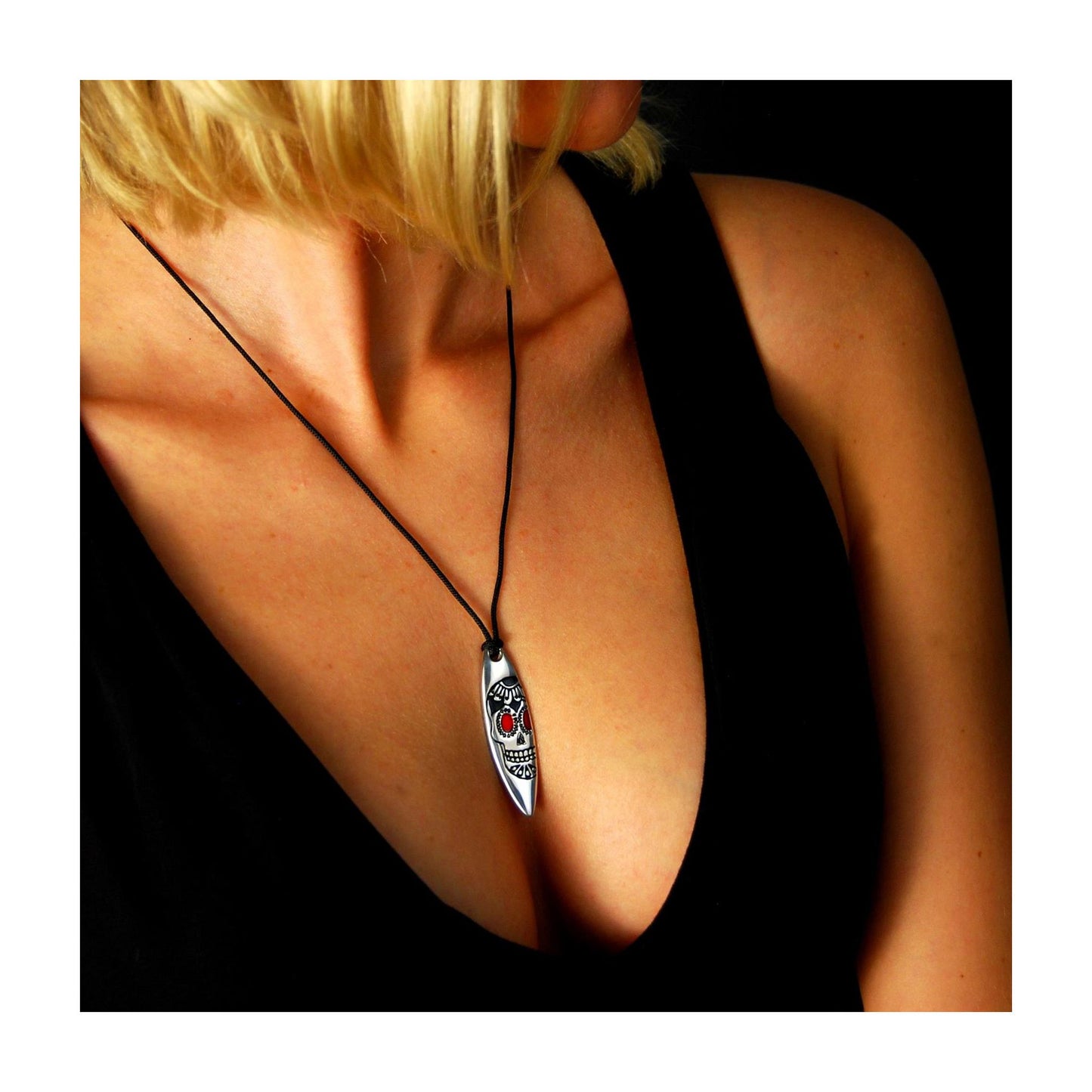 Silver+Surf Silber Schmuck Surfboard mit Totenkopf