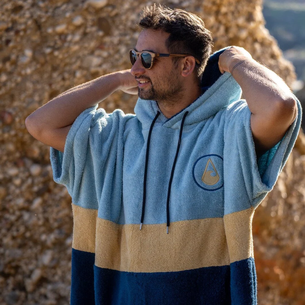 WAVE Hawaii. AirLite Poncho Pukalani